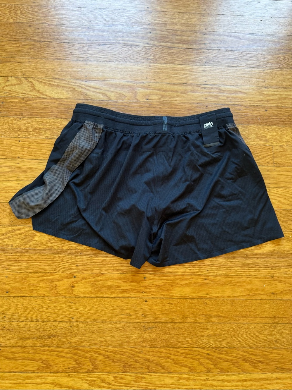 Like new Ciele W DBSShort - Elite - Quake × 1
Elite running shorts